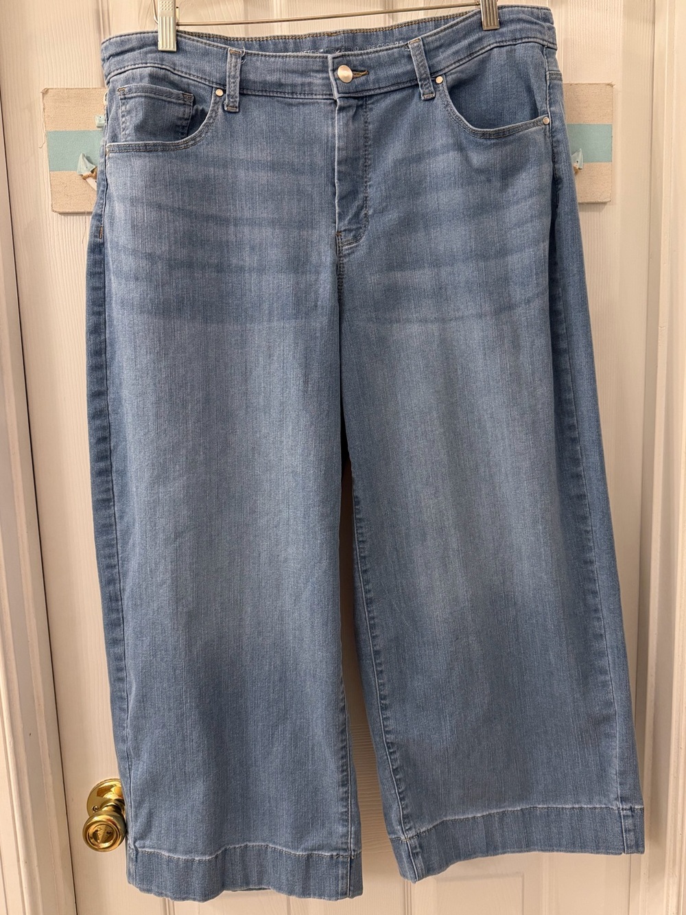 Chico’s Girlfriend Wide Leg Crop Stretch Jeans Sz 14
